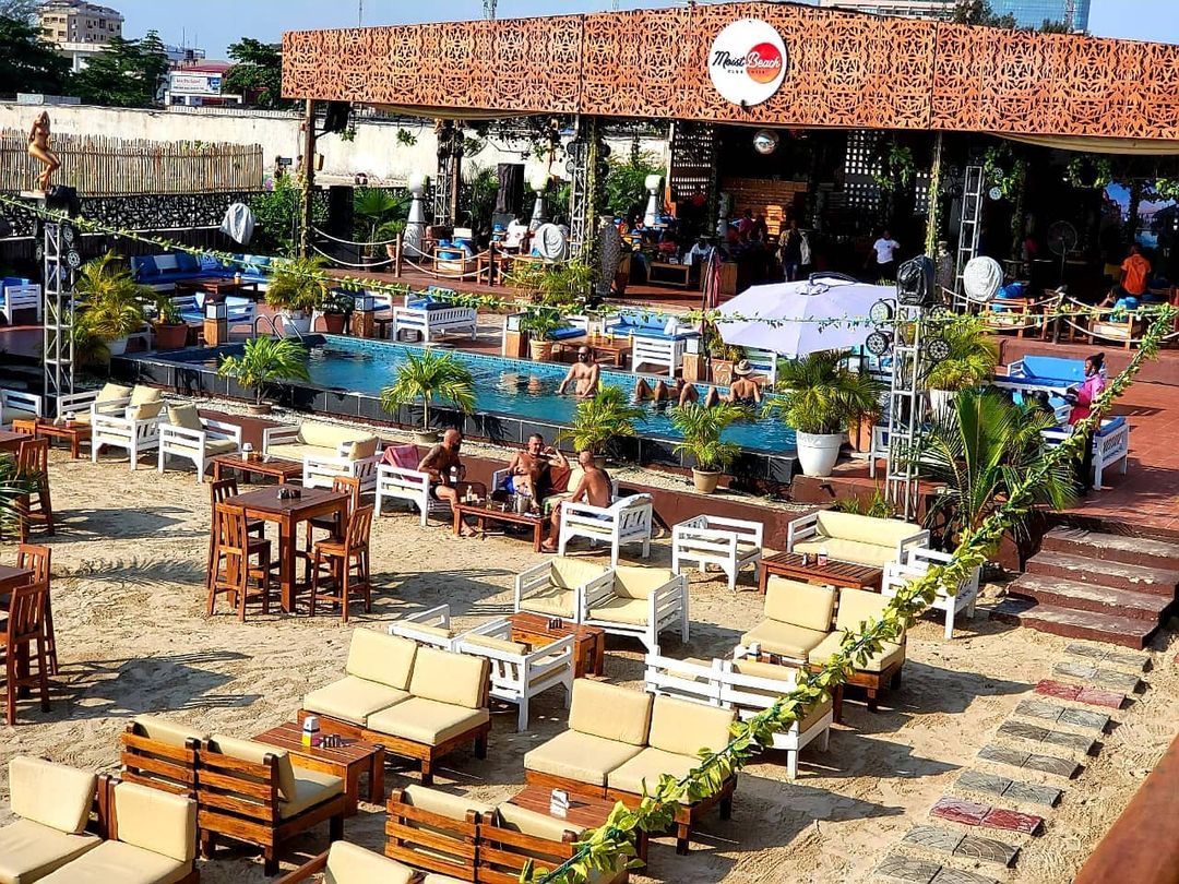 moist beach club oniru lagos